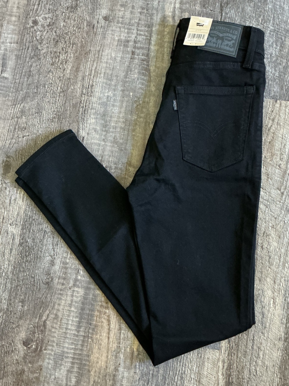 NWT Levi's 721 High Rise Skinny Jeans in Black